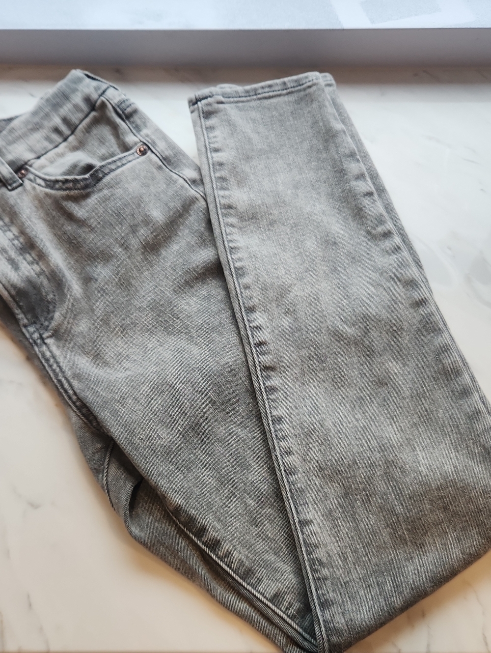 Express Skinny Jeans in Faded Gray, Size Small